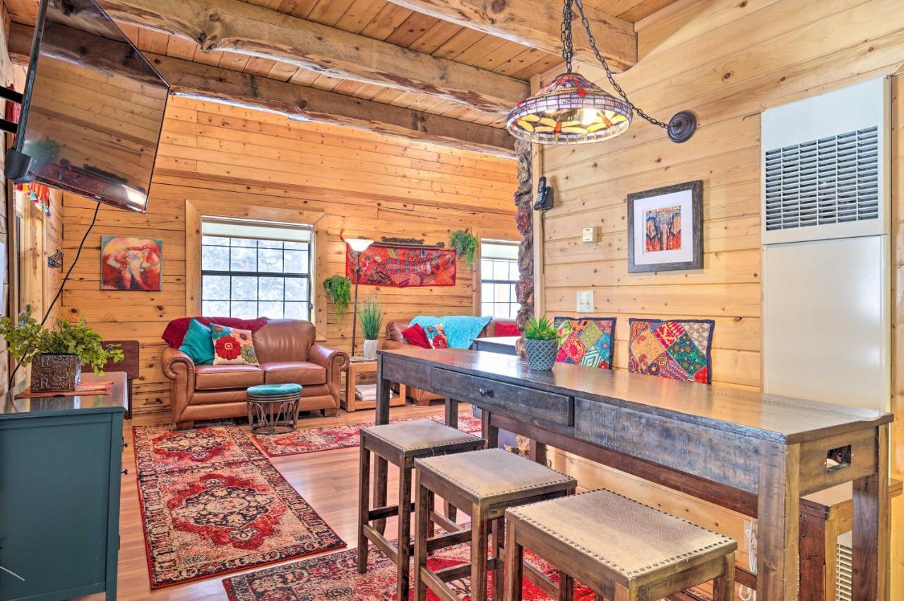 Rustic Duck Creek Village Cabin With Fire Pit! エクステリア 写真