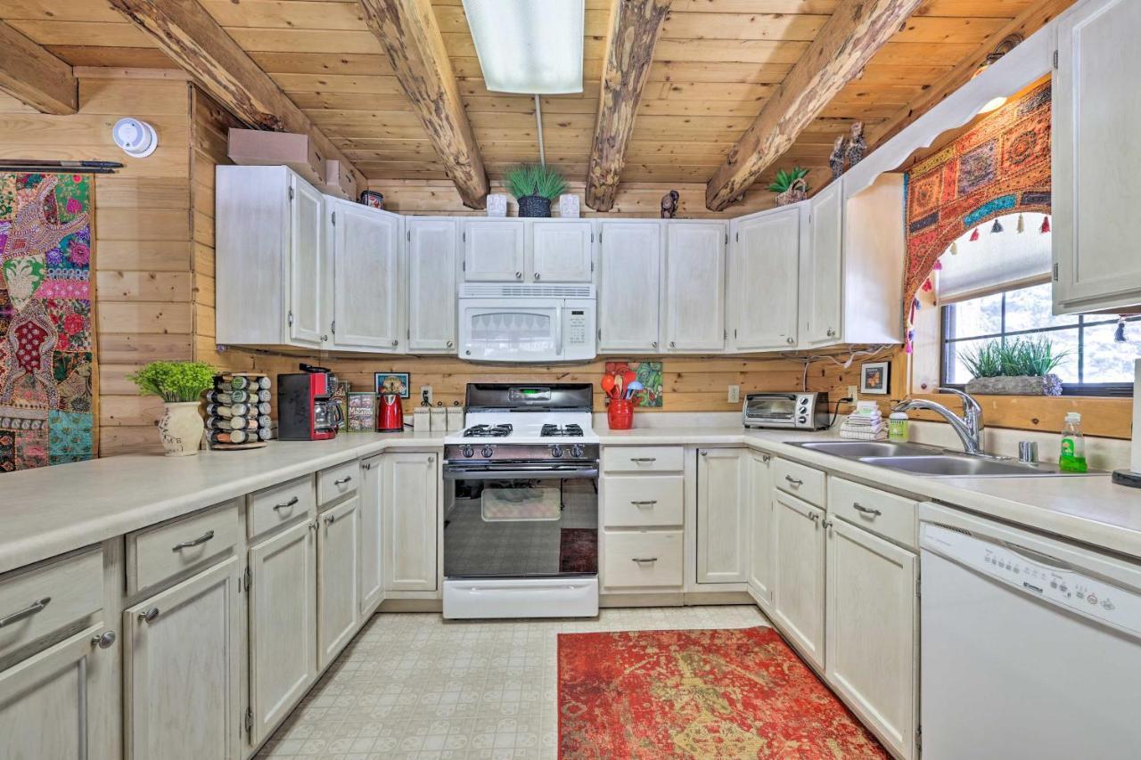 Rustic Duck Creek Village Cabin With Fire Pit! エクステリア 写真