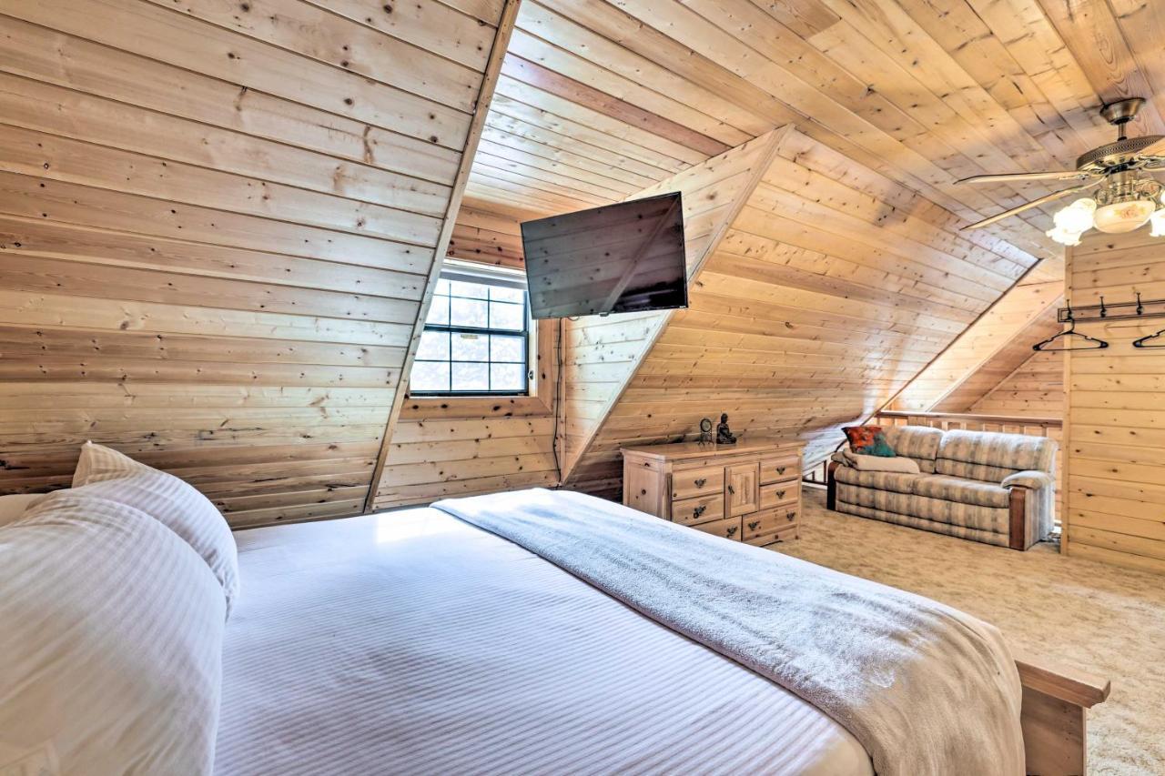 Rustic Duck Creek Village Cabin With Fire Pit! エクステリア 写真