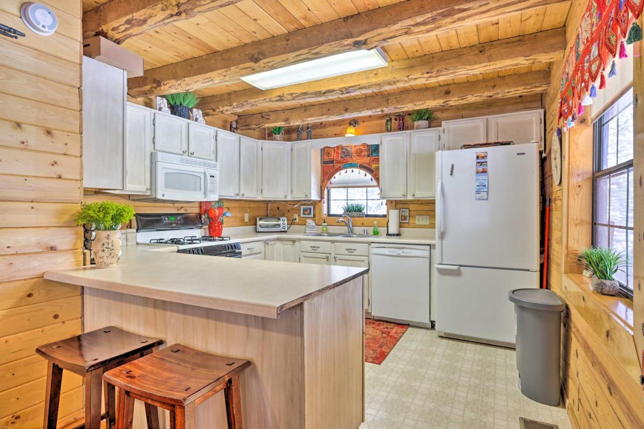 Rustic Duck Creek Village Cabin With Fire Pit! エクステリア 写真