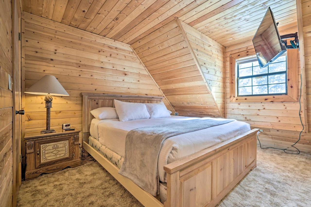 Rustic Duck Creek Village Cabin With Fire Pit! エクステリア 写真
